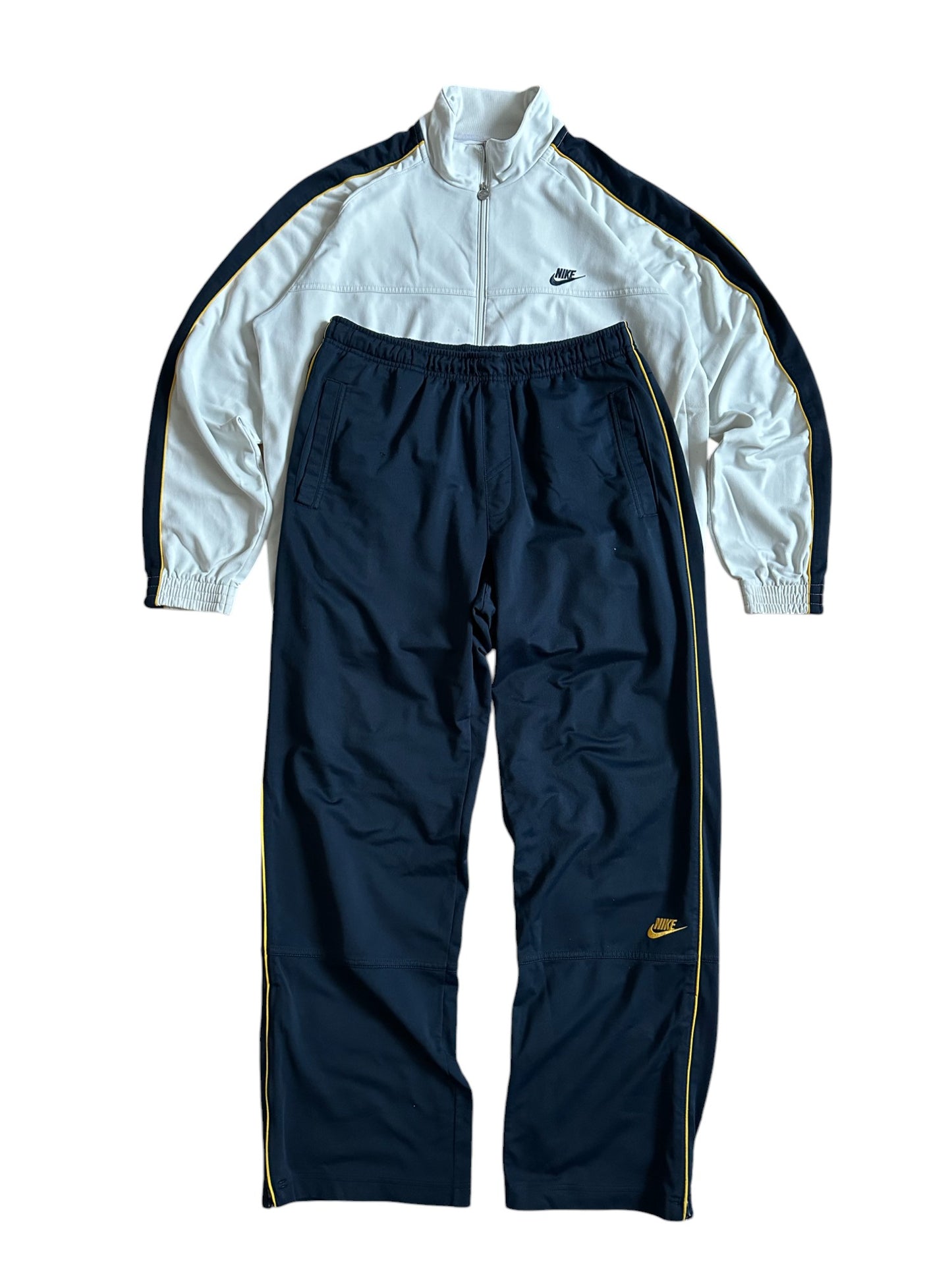 nike tracksuit (xl)