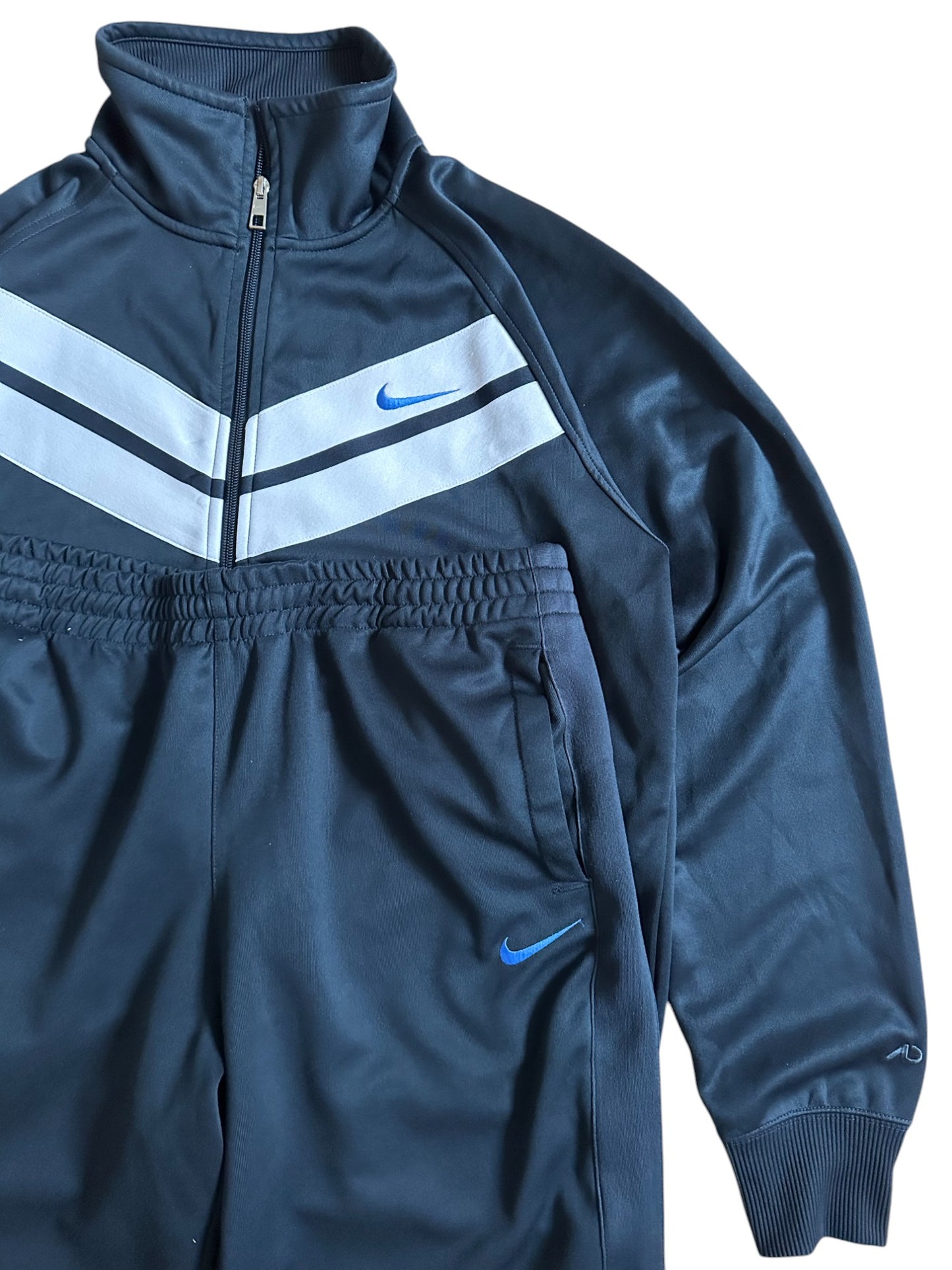 nike tracksuit (l)