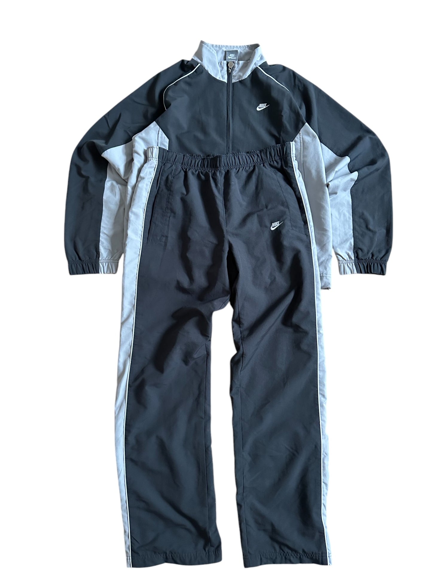 nike tracksuit (m)