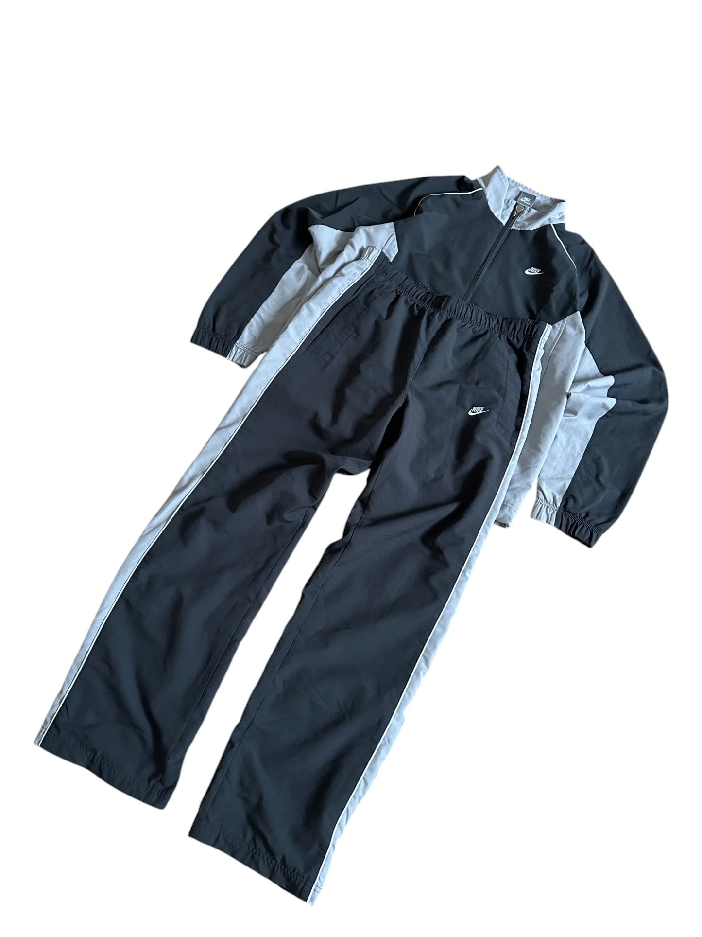 nike tracksuit (m)