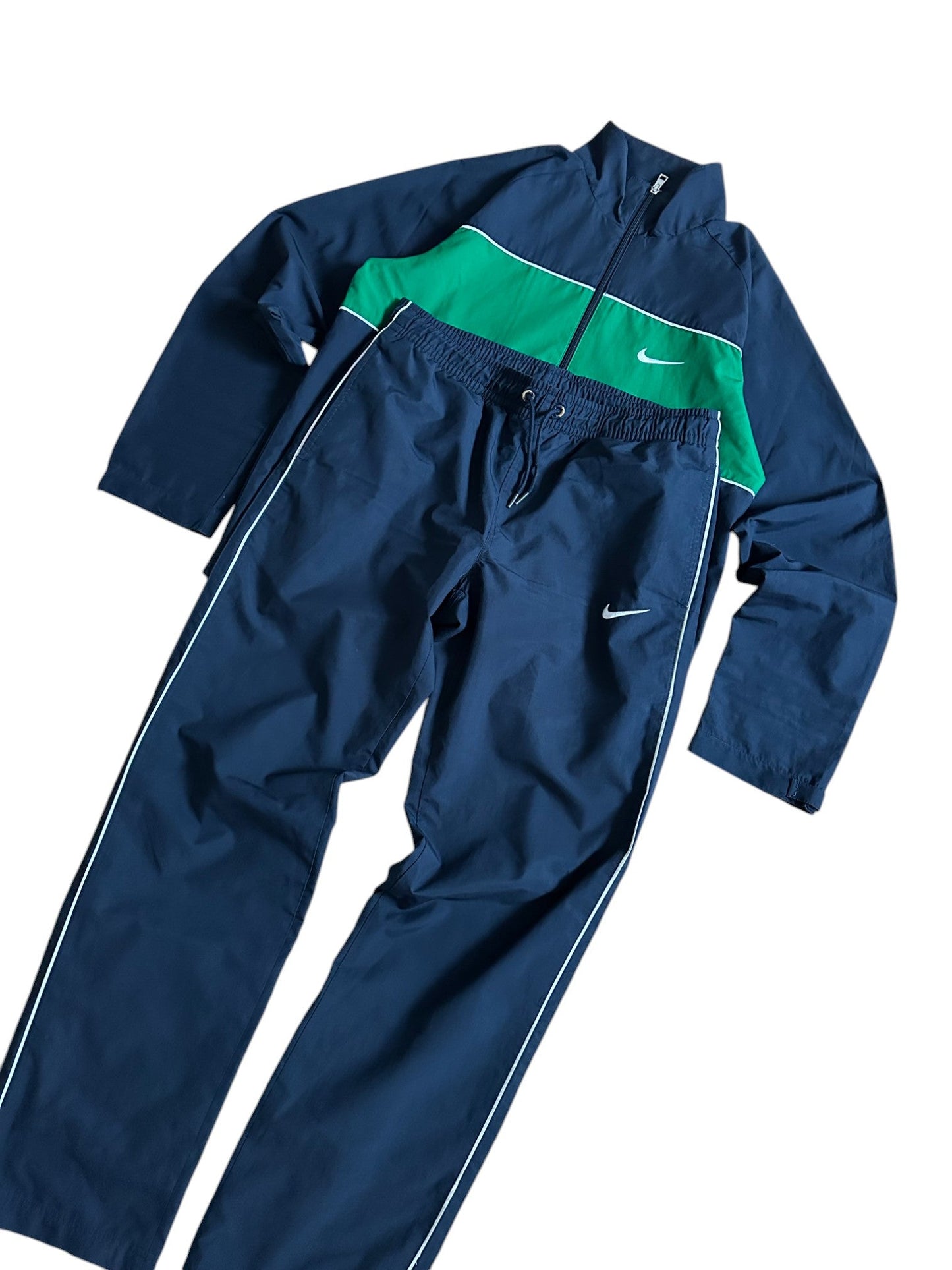 nike tracksuit (s)
