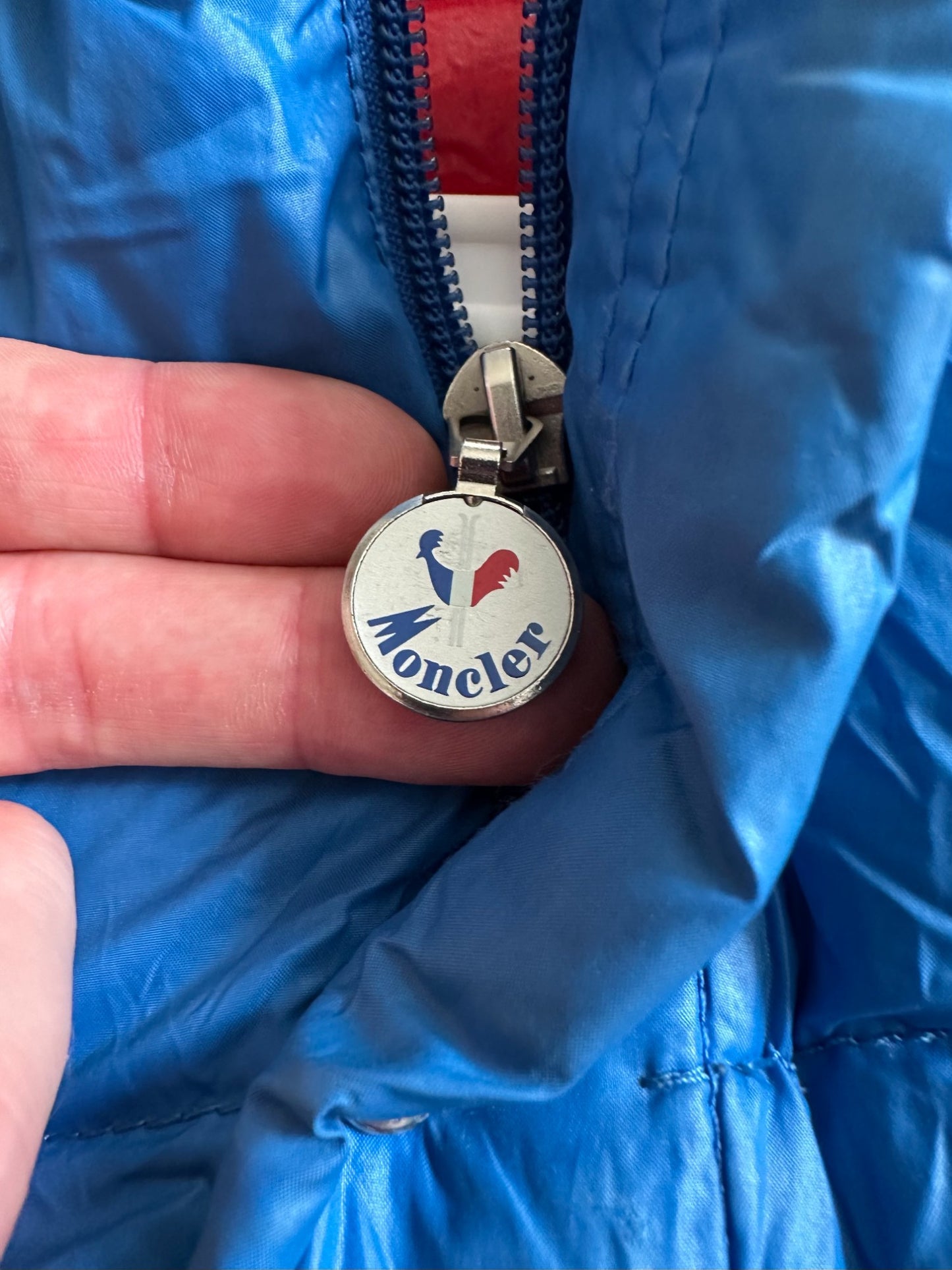 moncler puffer jacke (s)