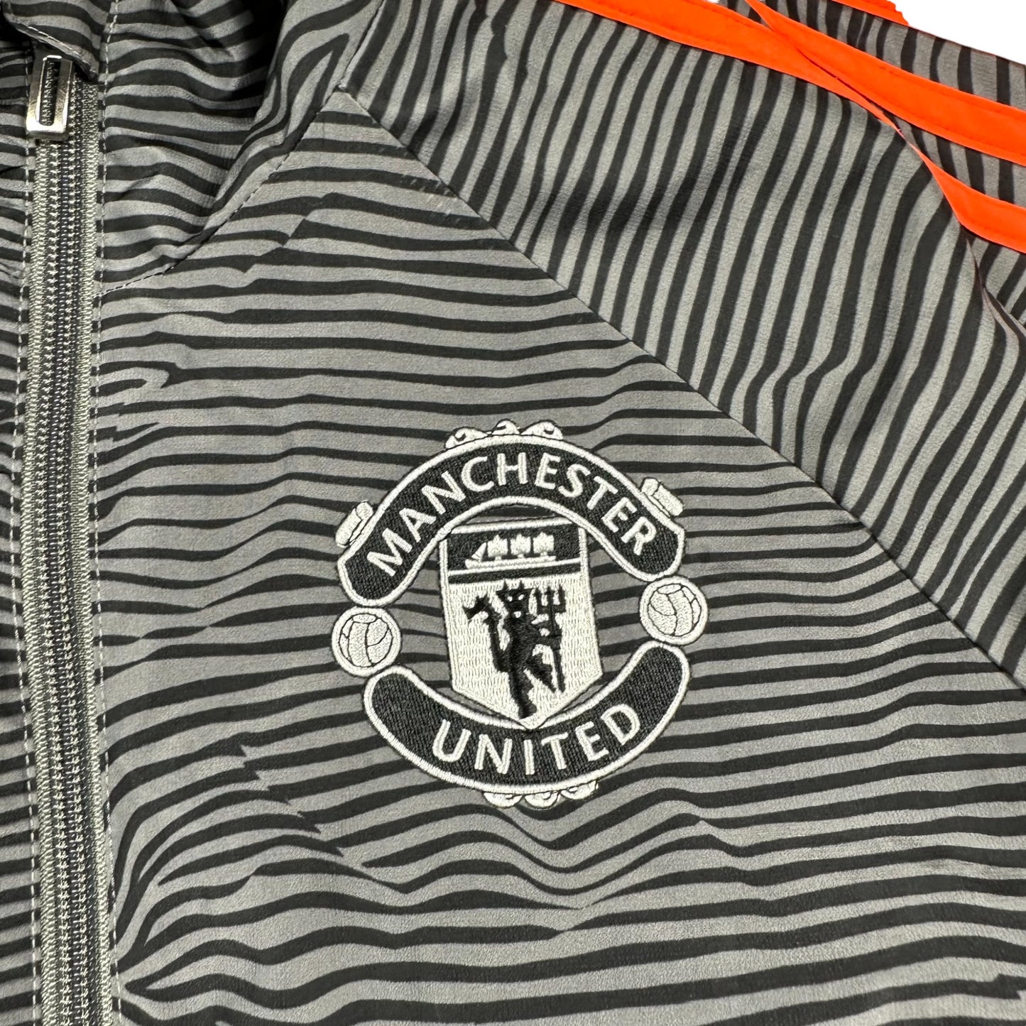 adidas manchester united tracksuit (s)