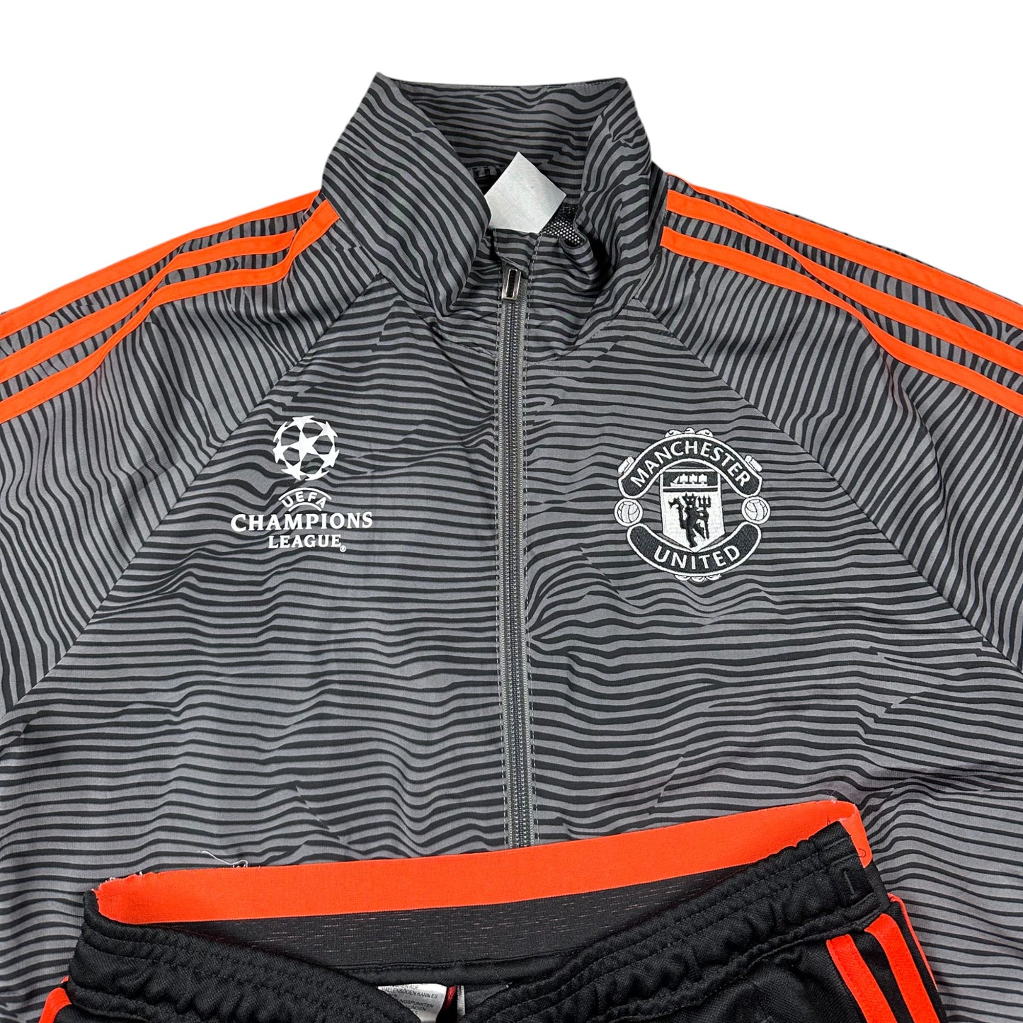 adidas manchester united tracksuit (s)