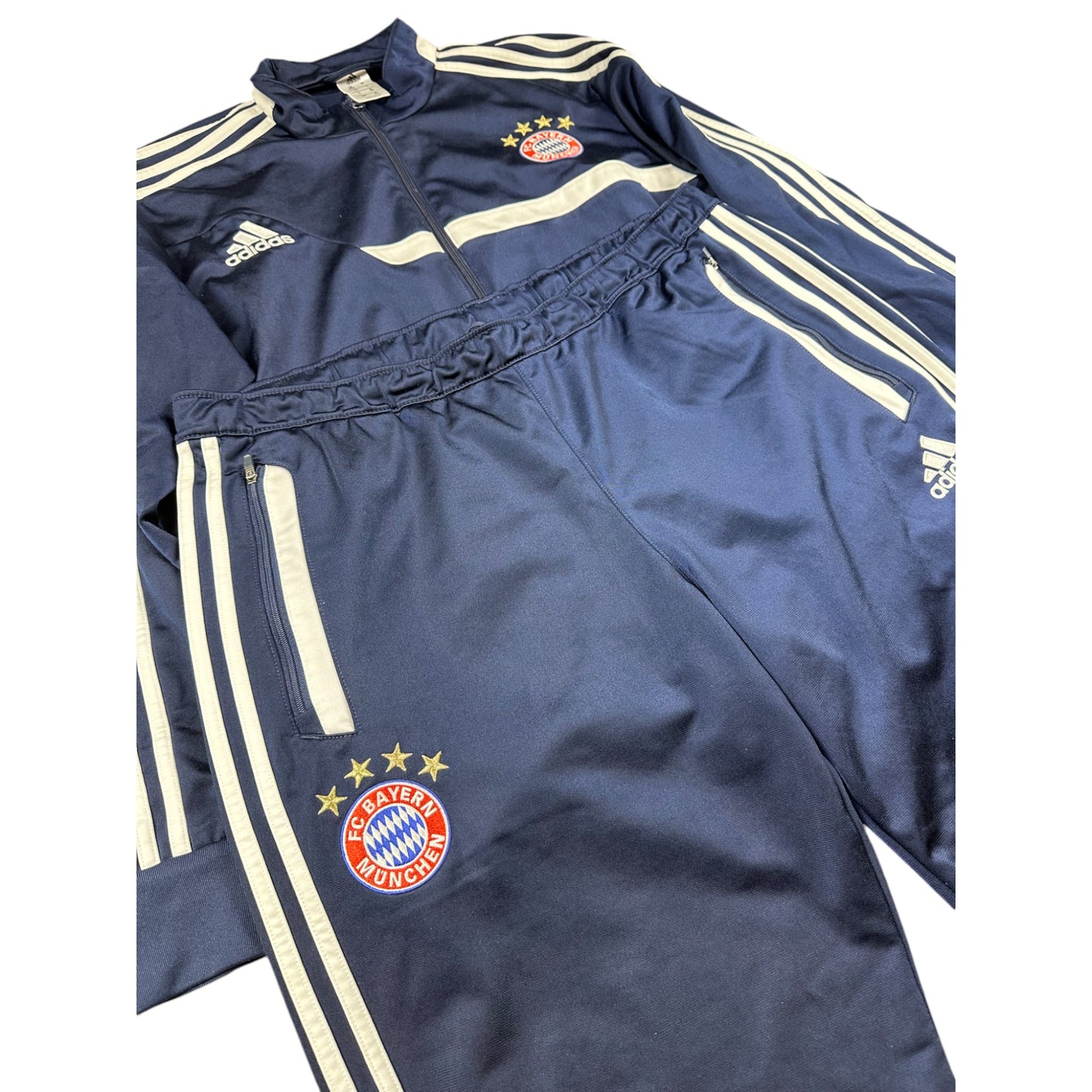 bayern tracksuit (xl)