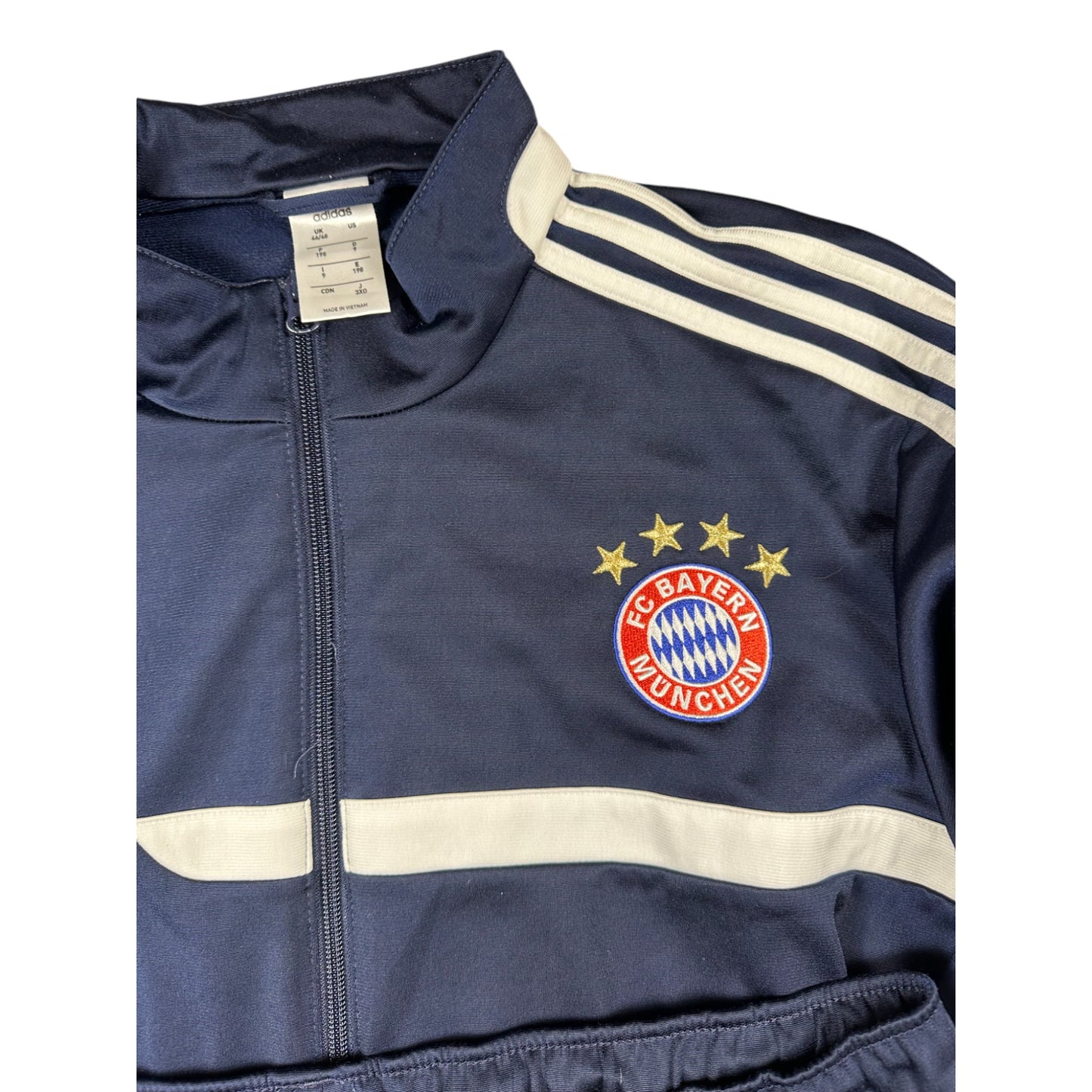 bayern tracksuit (xl)