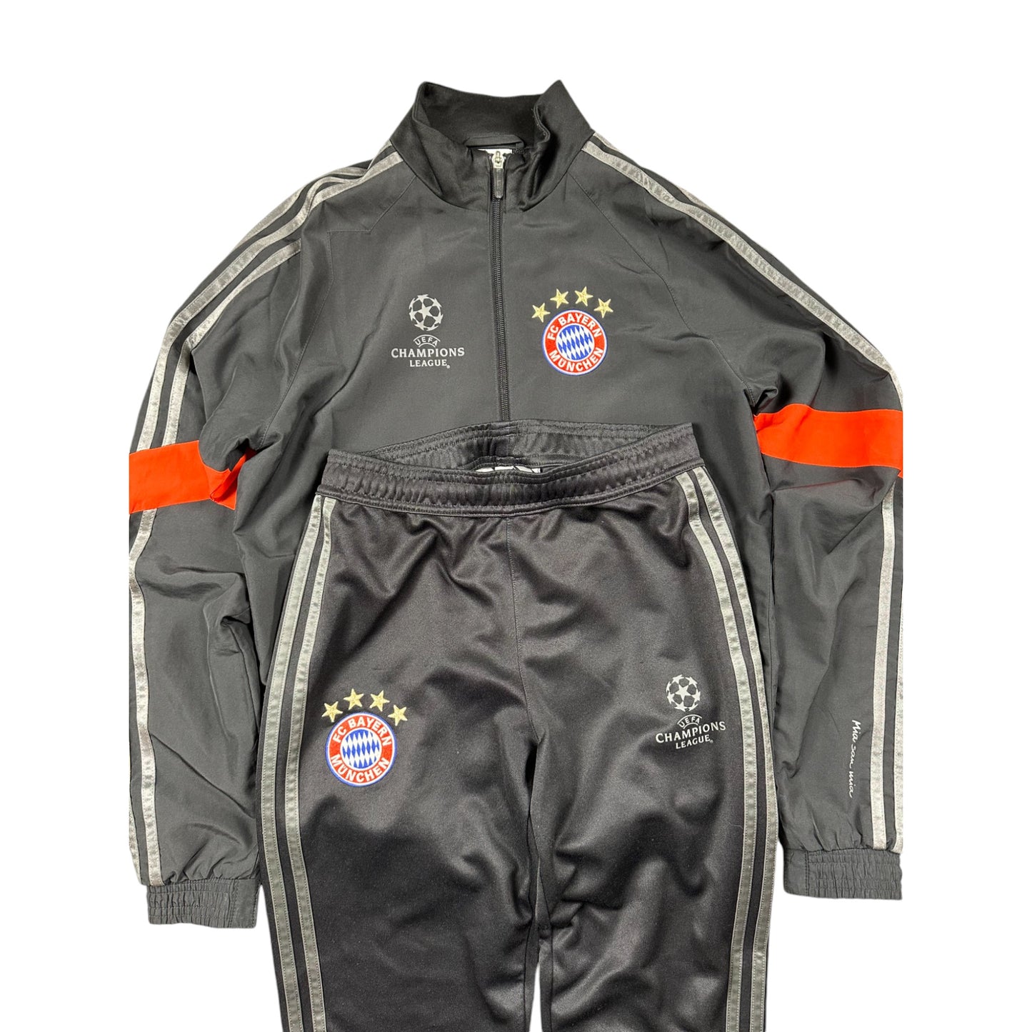 bayern tracksuit (xs)