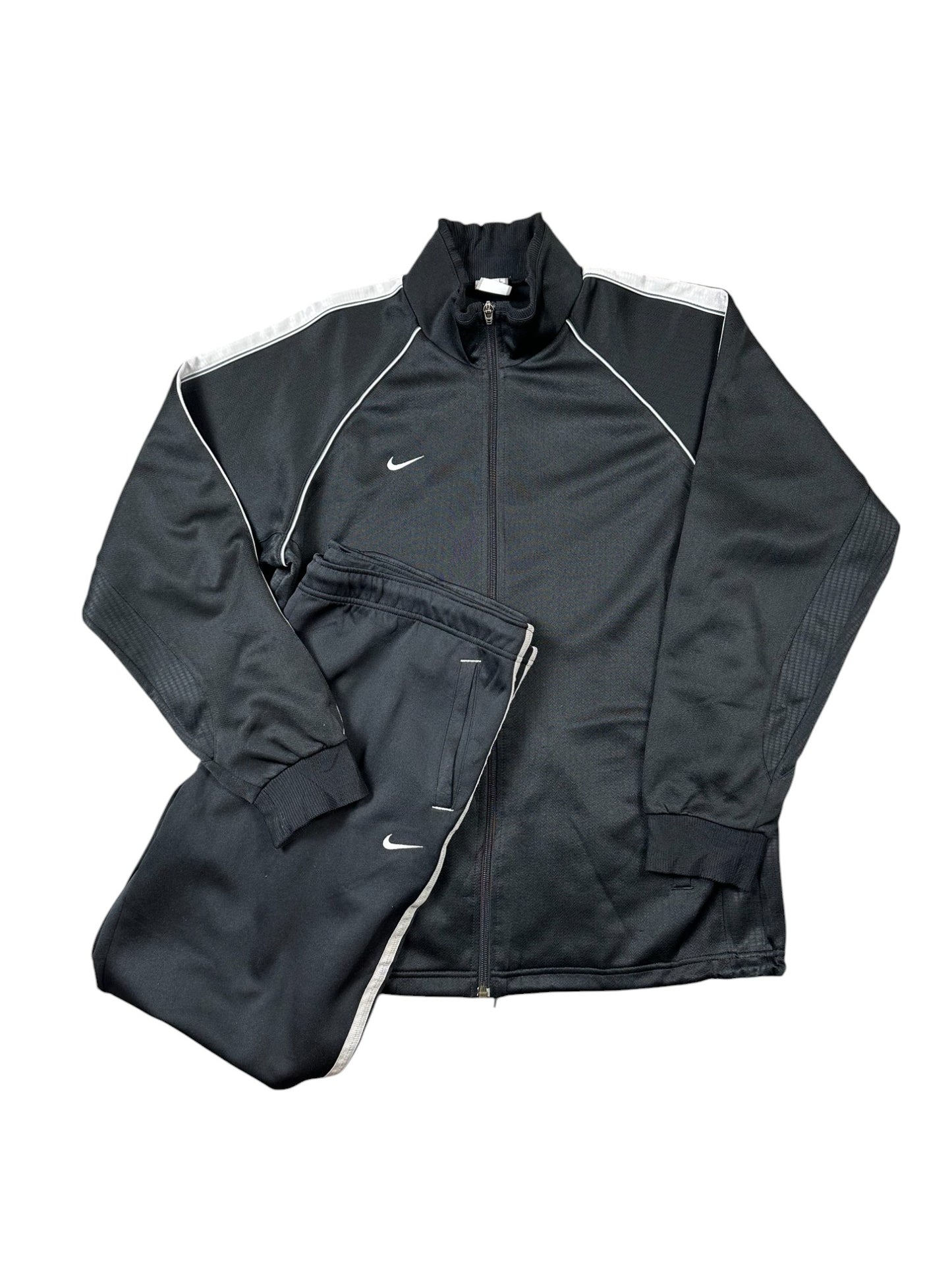 nike tracksuit (l)