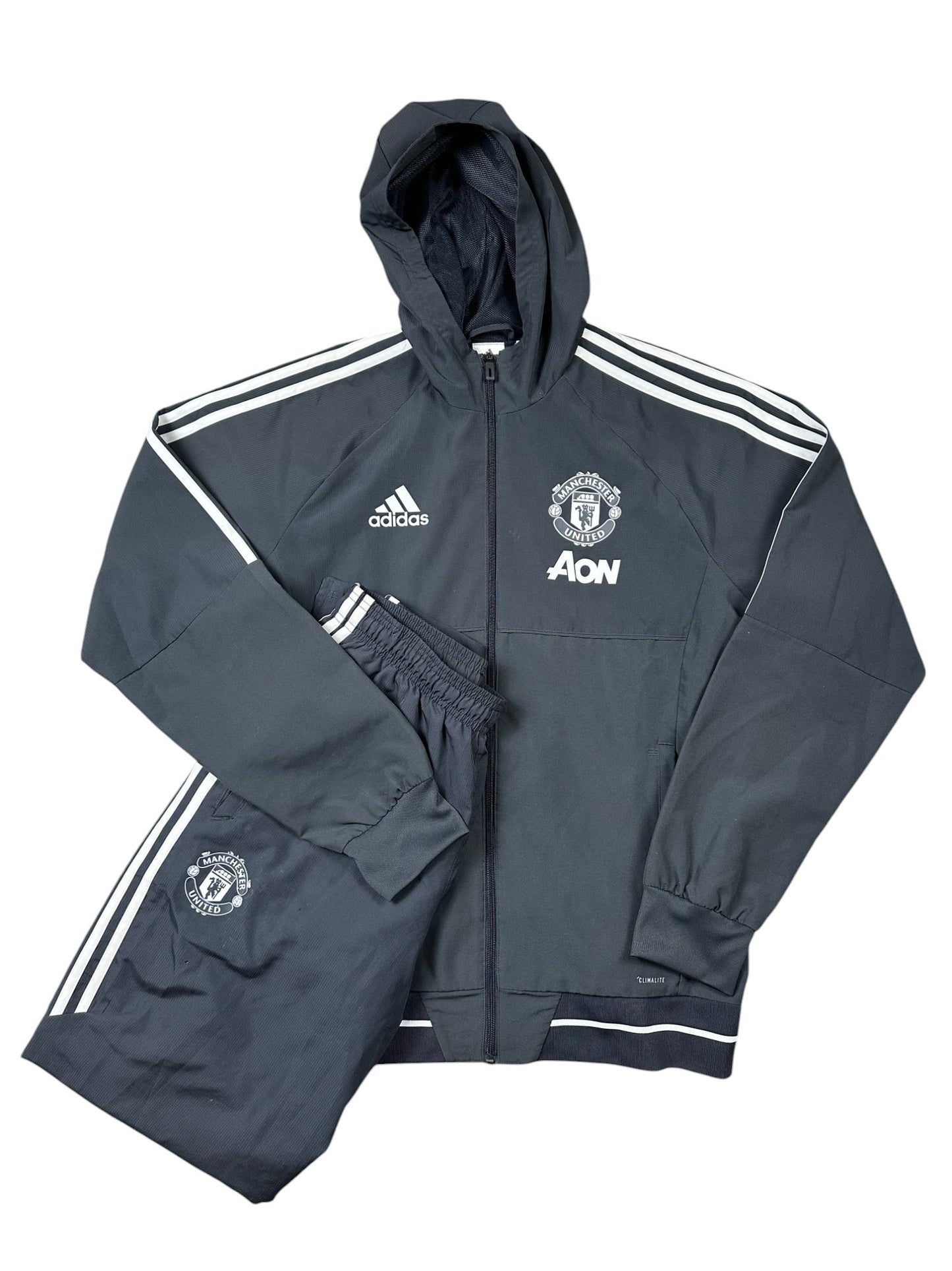 manchester united tracksuit (m)