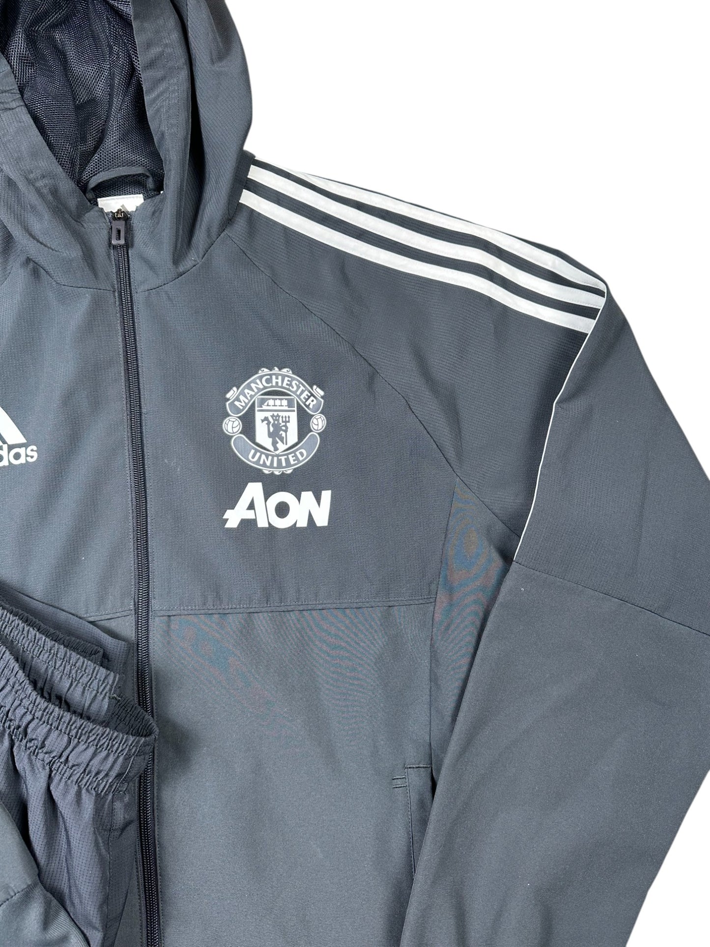 manchester united tracksuit (m)