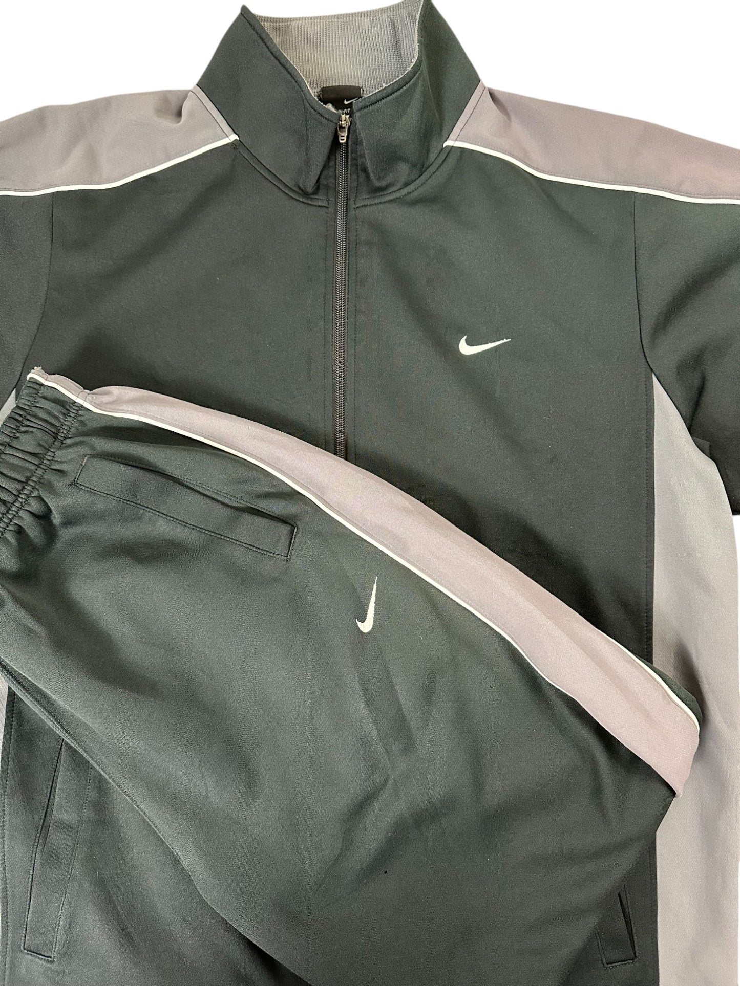 nike tracksuit (xl)