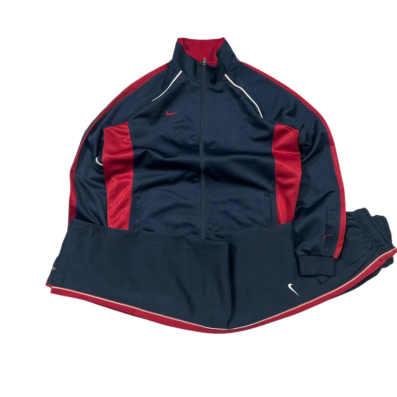 nike tracksuit (m)